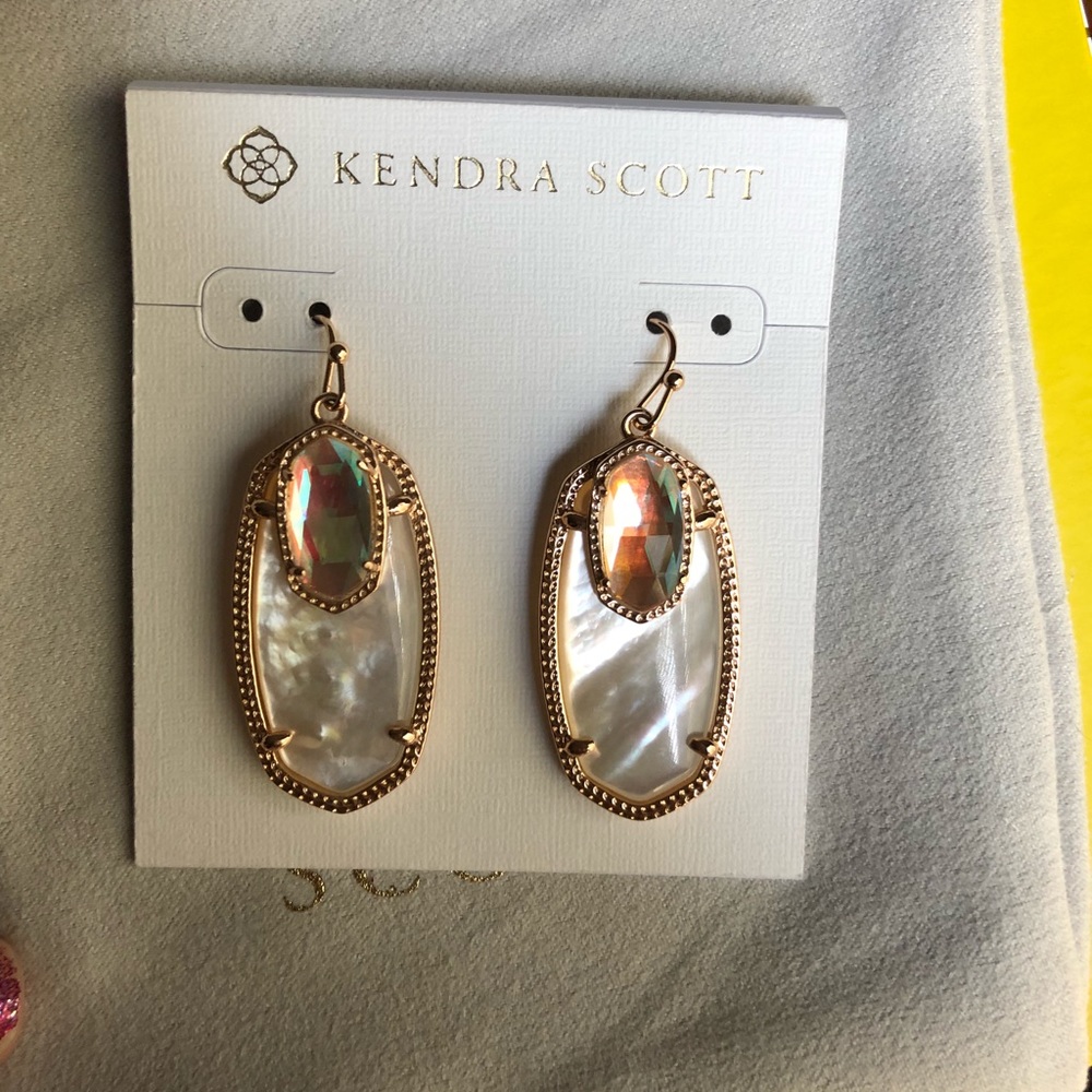 Beautiful Kendra Scott Emmys